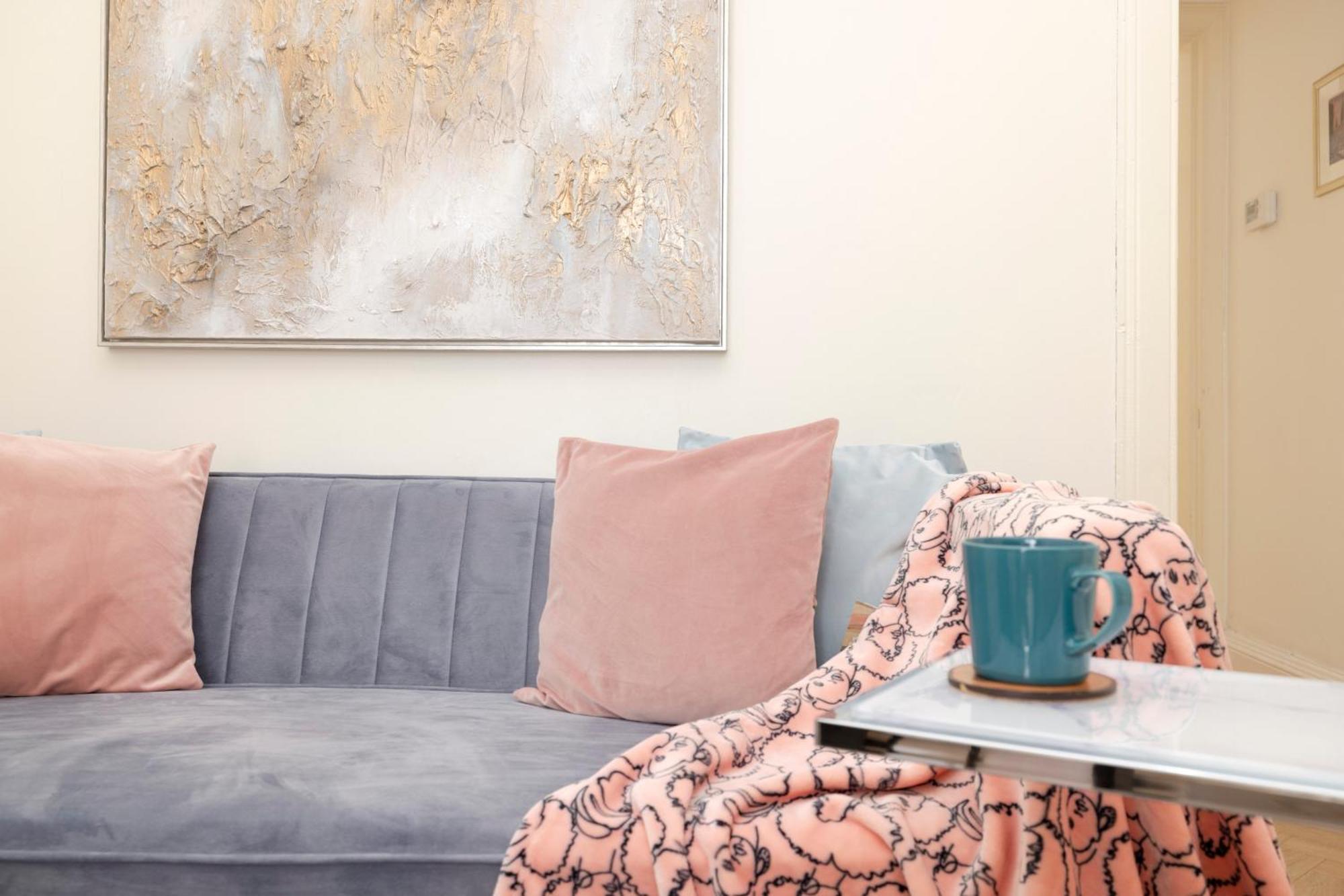 Joivy Modern Flat In City Centre - For Up To 3 Guests Apartment Единбург Екстериор снимка