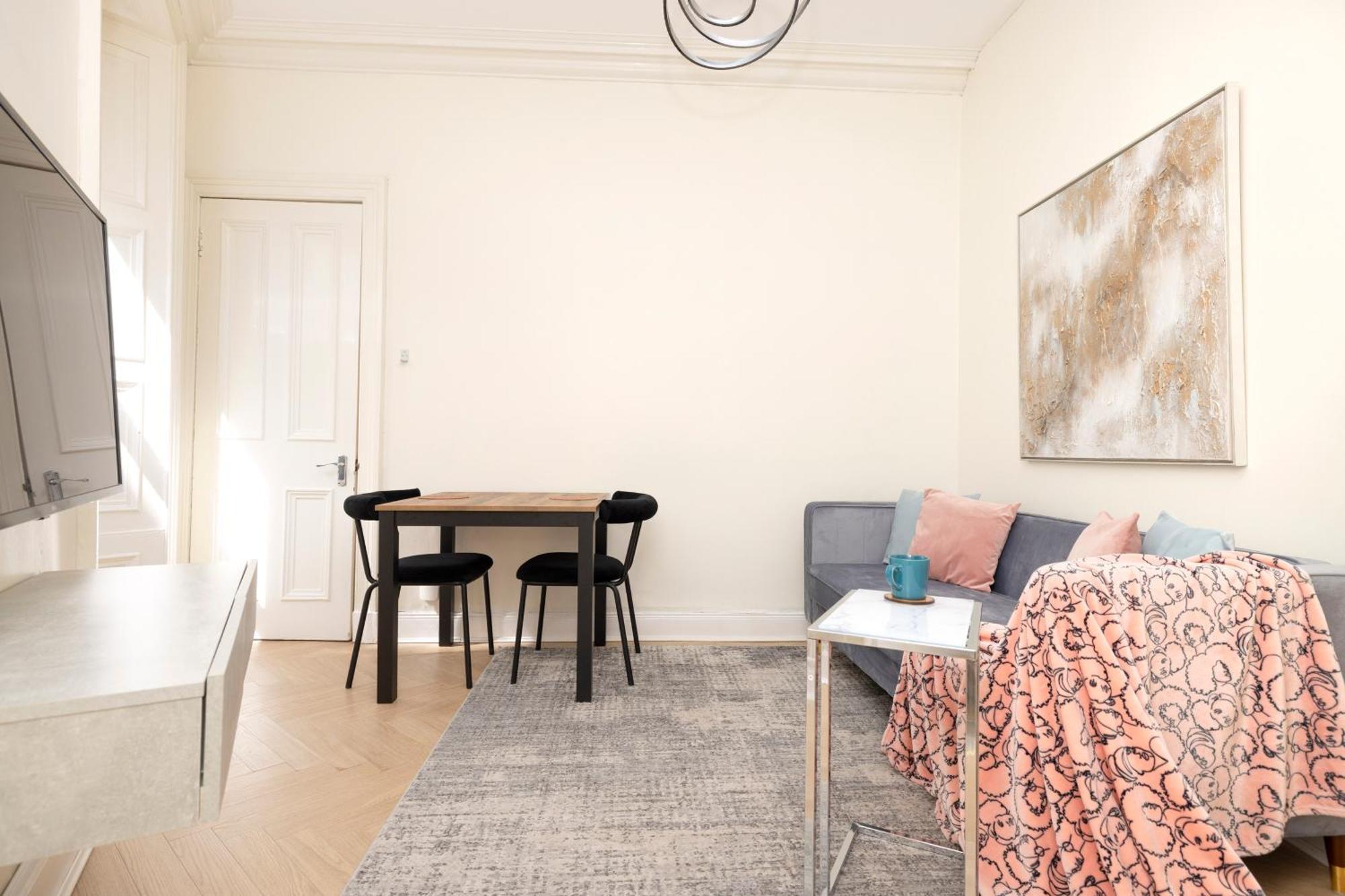 Joivy Modern Flat In City Centre - For Up To 3 Guests Apartment Единбург Екстериор снимка